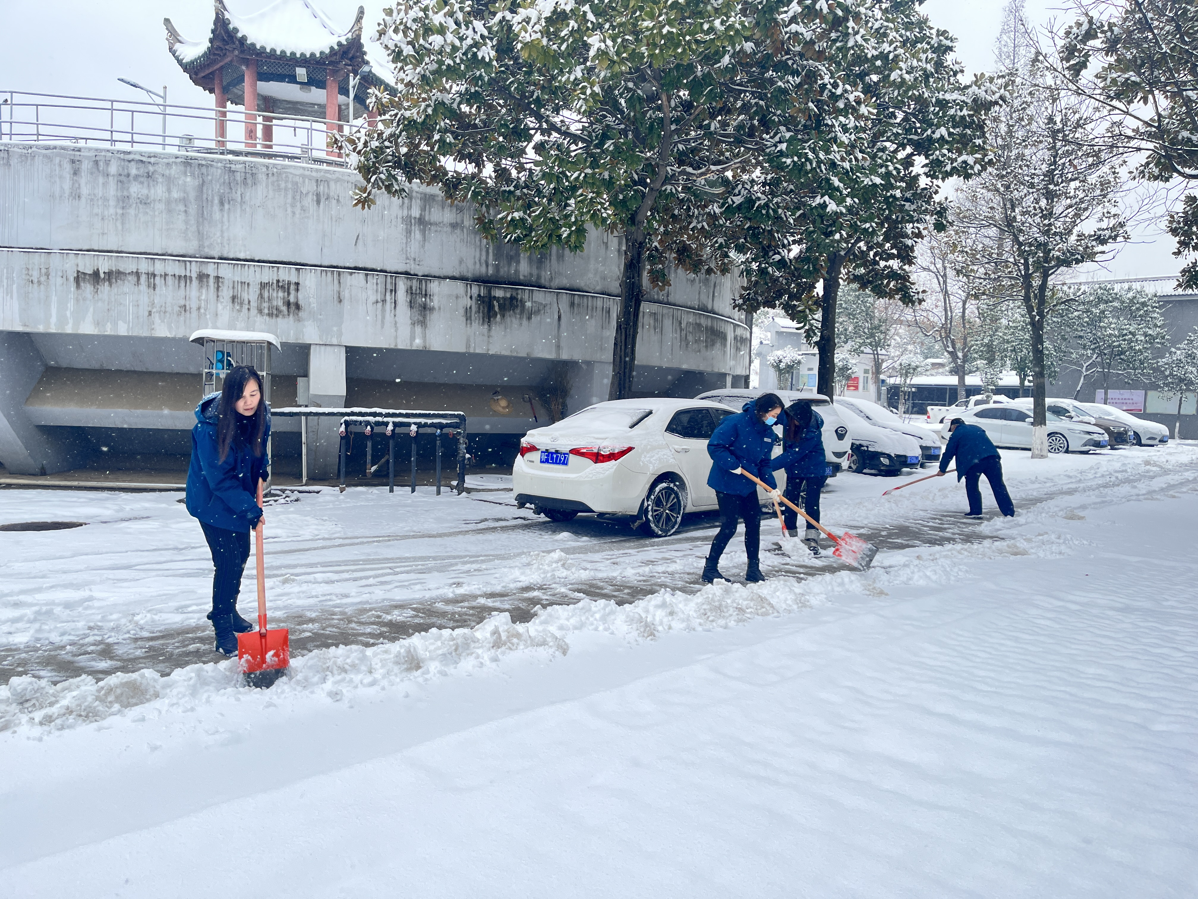 大雪来袭  逆雪而行 ——襄阳中环水务有限公司抗击冰雪在行动